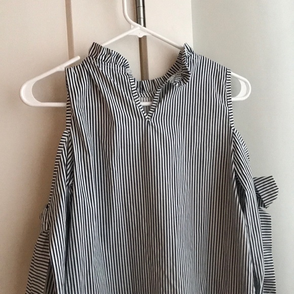 boutique striped cold shoulder dress - Picture 3 of 3